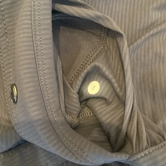 Lululemon athletica hooded anorak jacket - size 8 - Picture 4 of 5